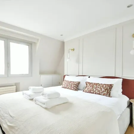 Eiffel Tower View Champs Elysees Prestige 1br Paříž