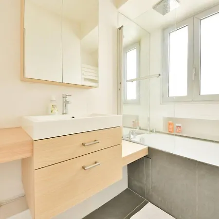 Eiffel Tower View Champs Elysees Prestige 1br *